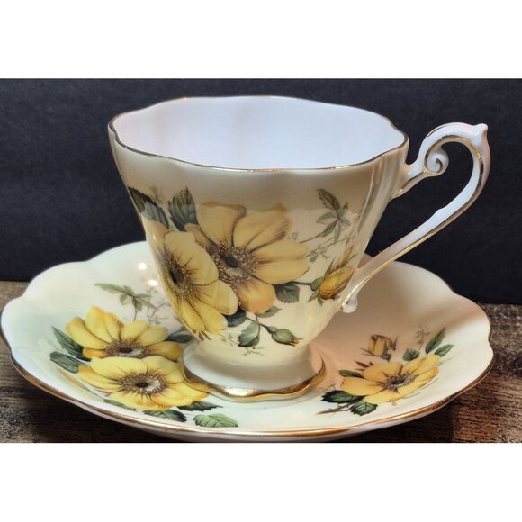 England Royal Standard Yellow Flower Teacup And Saucer Set Fine Bone China - Picture 1 of 7